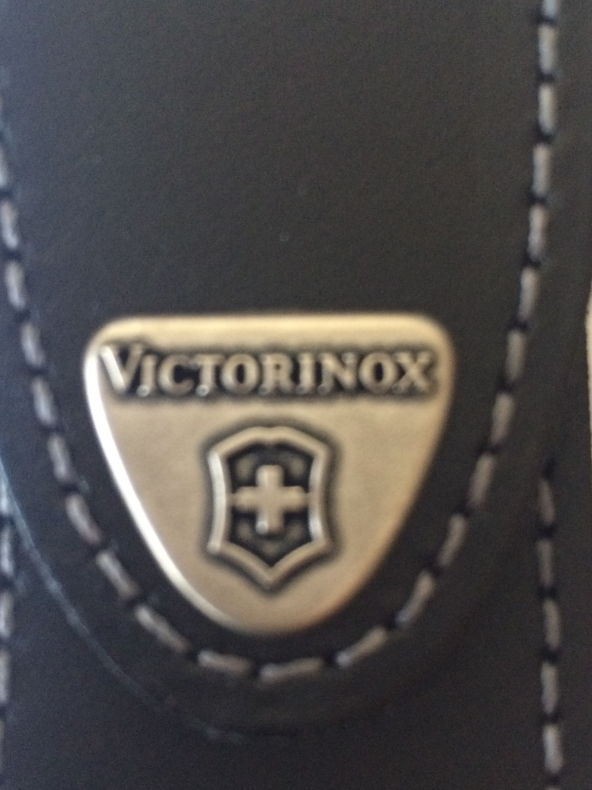 Swiss Army Medium Lock Blade Black Leather Belt Pouch, Victorinox 33246, NIB