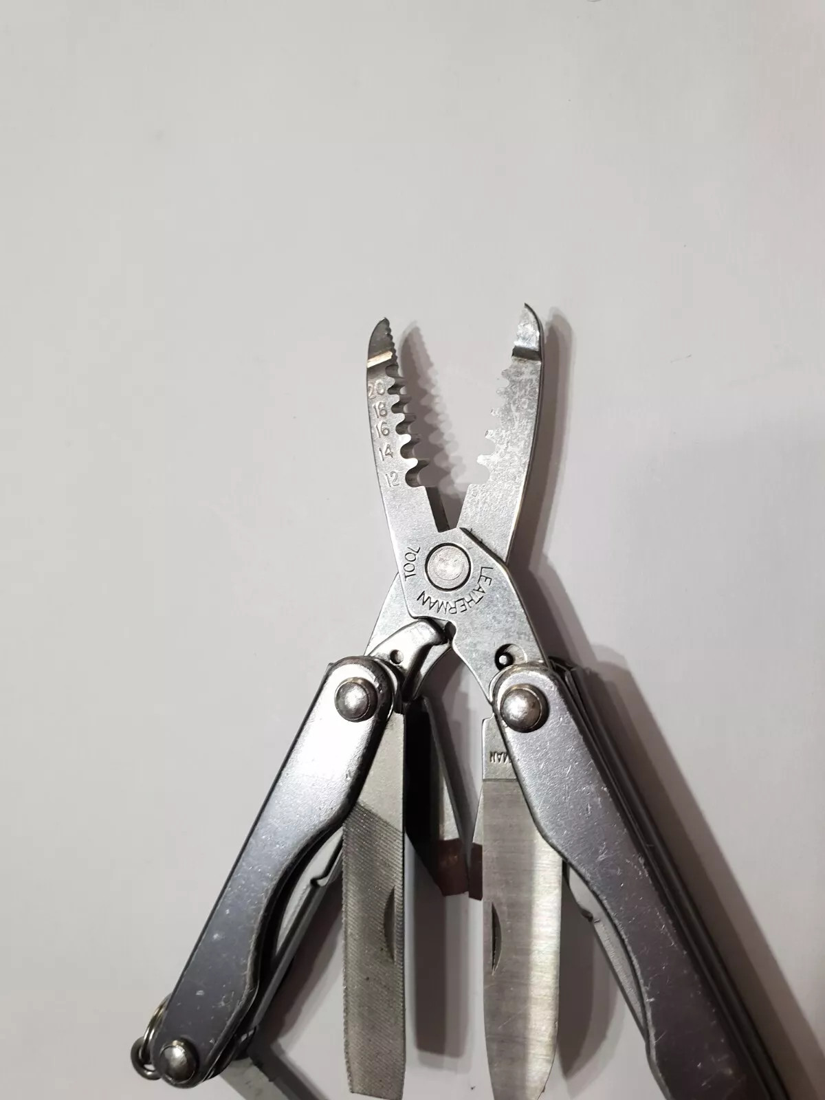 🔥🔥🔥 Leatherman Squirt E4 Stainless Steel Multitool Keychain Rare Gray