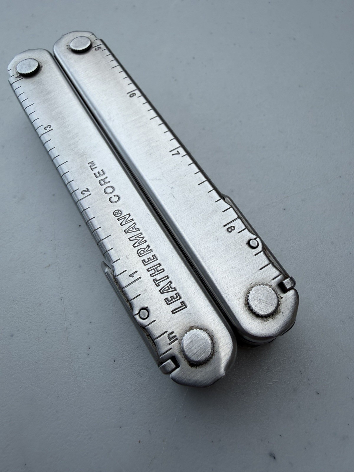Leatherman Core Stainless Steel Multitool w/ Pliers, Knife – Discontinued –