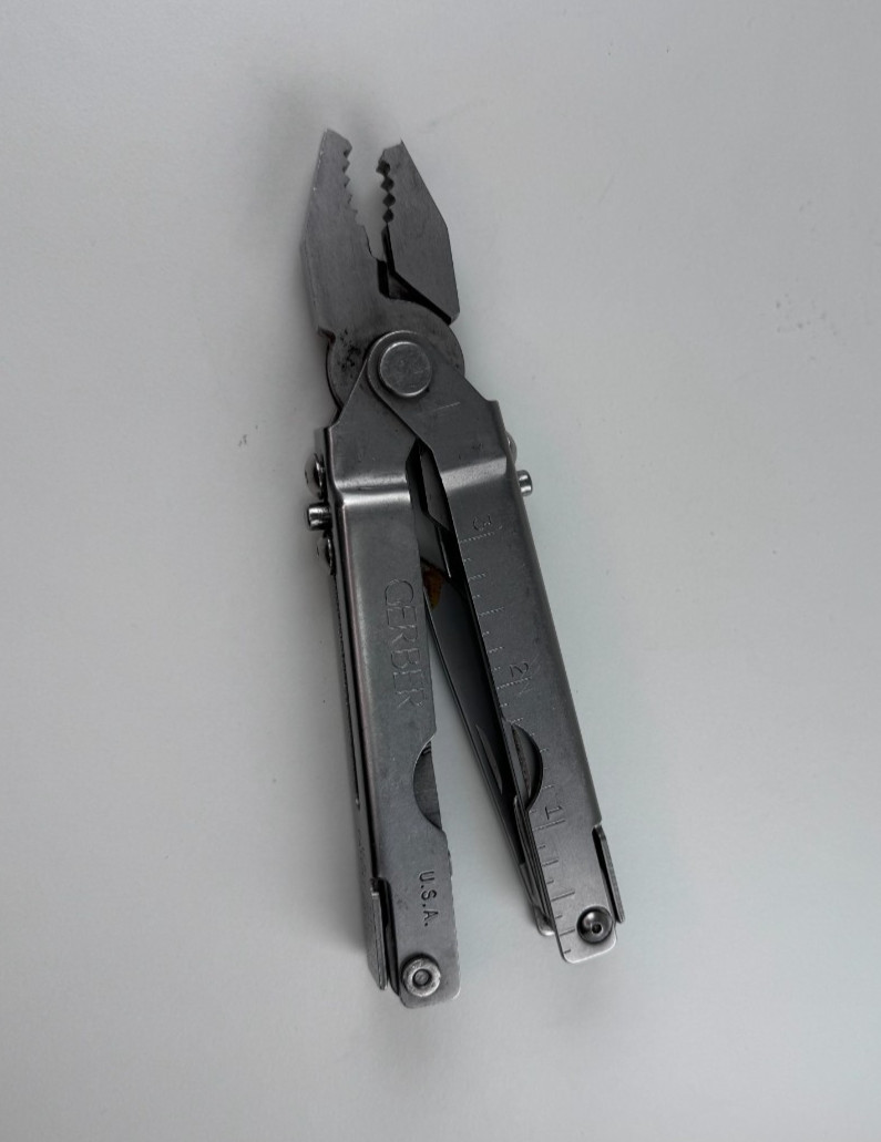 Gerber MP600 Utility Multi-Tool Needle Nose Bluntnose Pliers USA Grey Silver