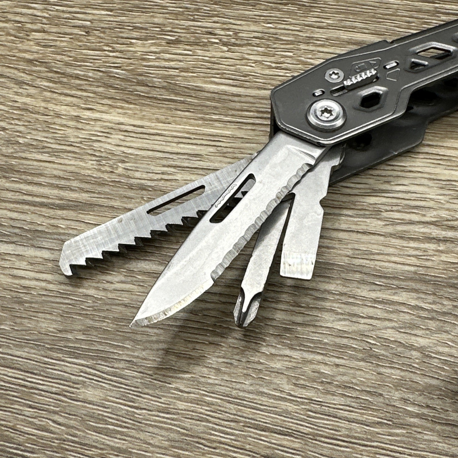 Gerber Truss Multi-Tool Pliers Knife Folding EDC FAST SHIPPING!