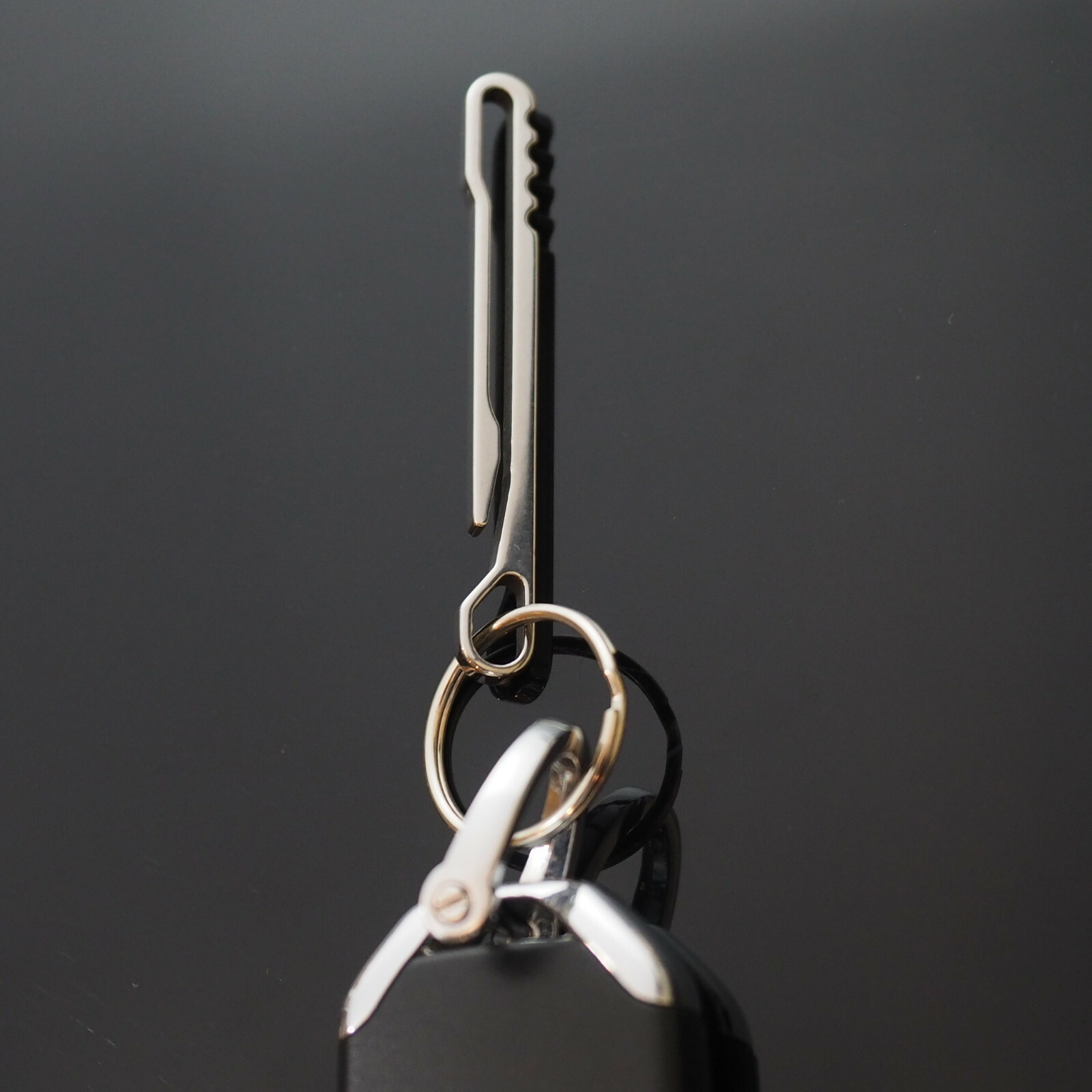 2pcs – Hanging Belt Clip Keychain Car Keyring D-Ring Fob Holder Screwdriver Keys