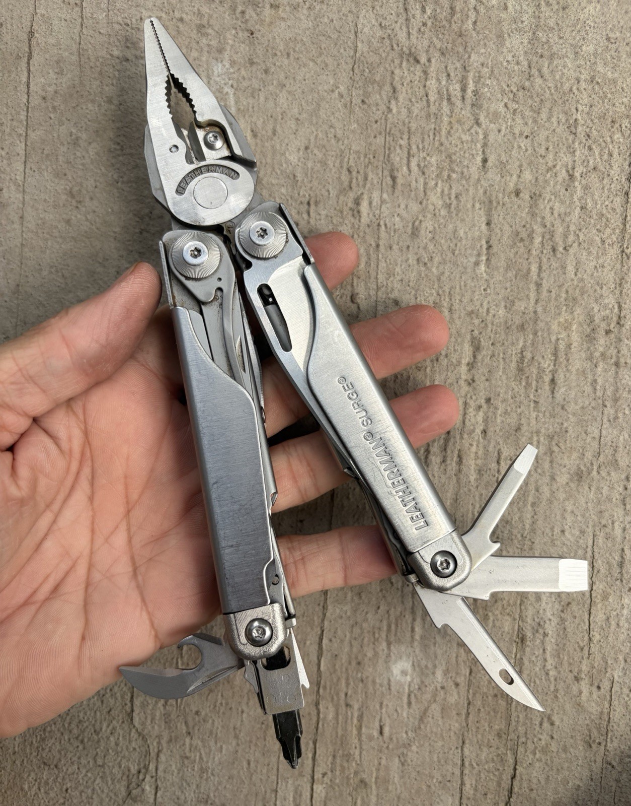 LEATHERMAN SURGE MULTI-TOOL IN BLACK NYLON SHEATH, EXCELLENT OVERALL USED!