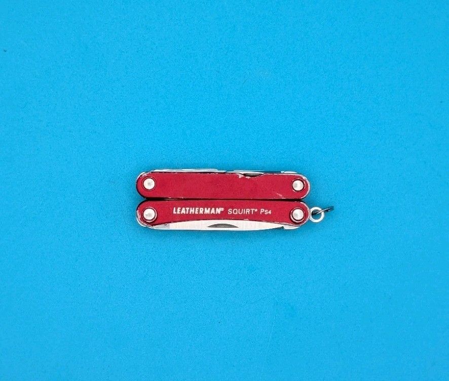 Leatherman SQUIRT PS4 Multi-Tool With Pliers Scissors Knife RED!