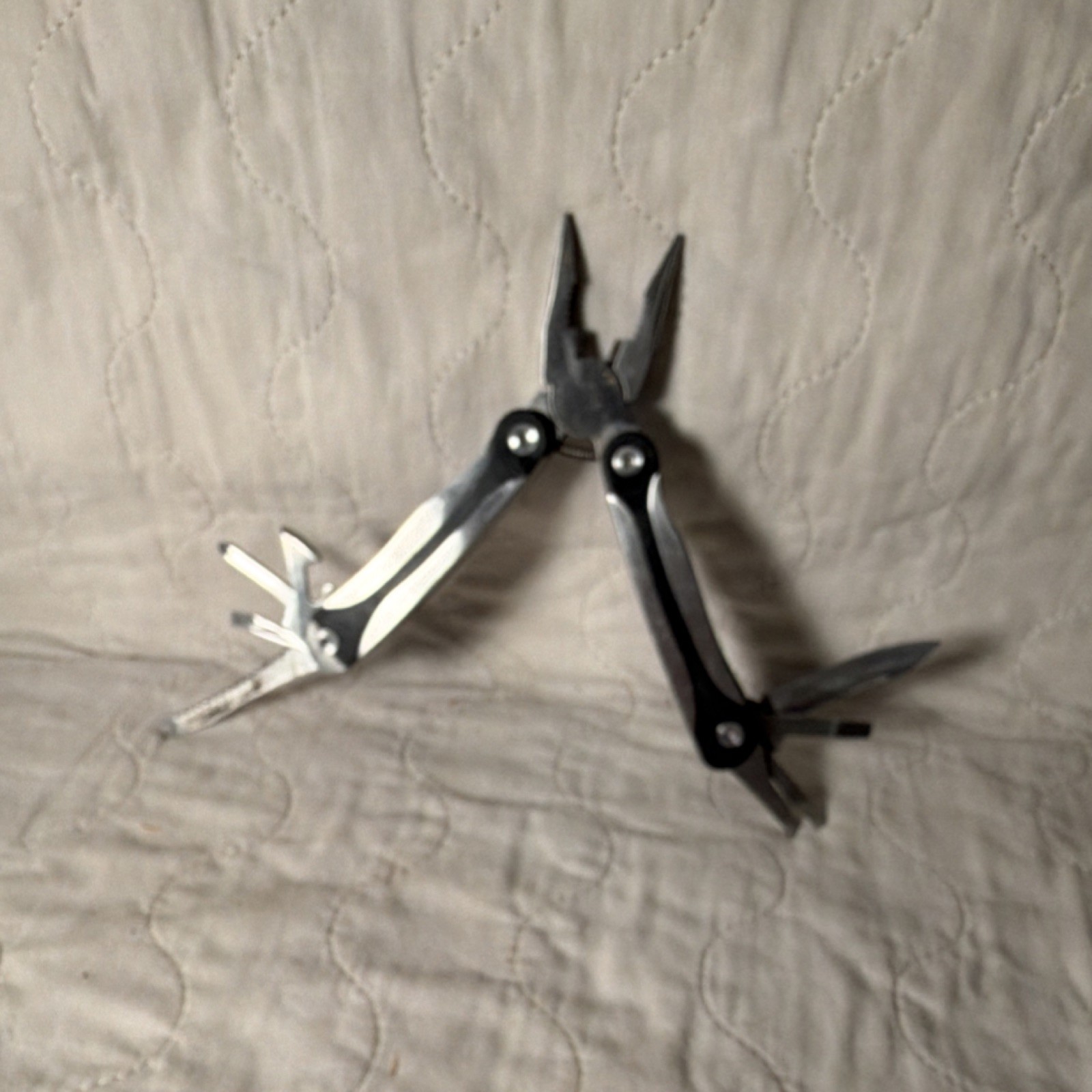Silver Black Stainless Steel Multi-Tool, 8 Functions, 4″ Closed, Pliers, Knife