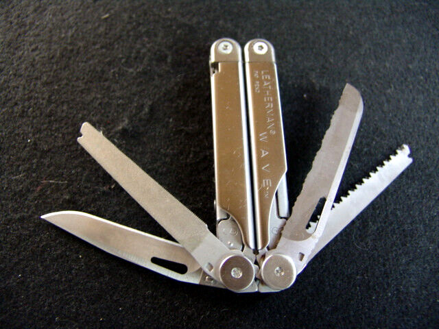 LEATHERMAN WAVE ORIGINAL-RETIRED-07-01-w/CUSTOM WAVE LEATHERMAN CASE-EXCELLENT