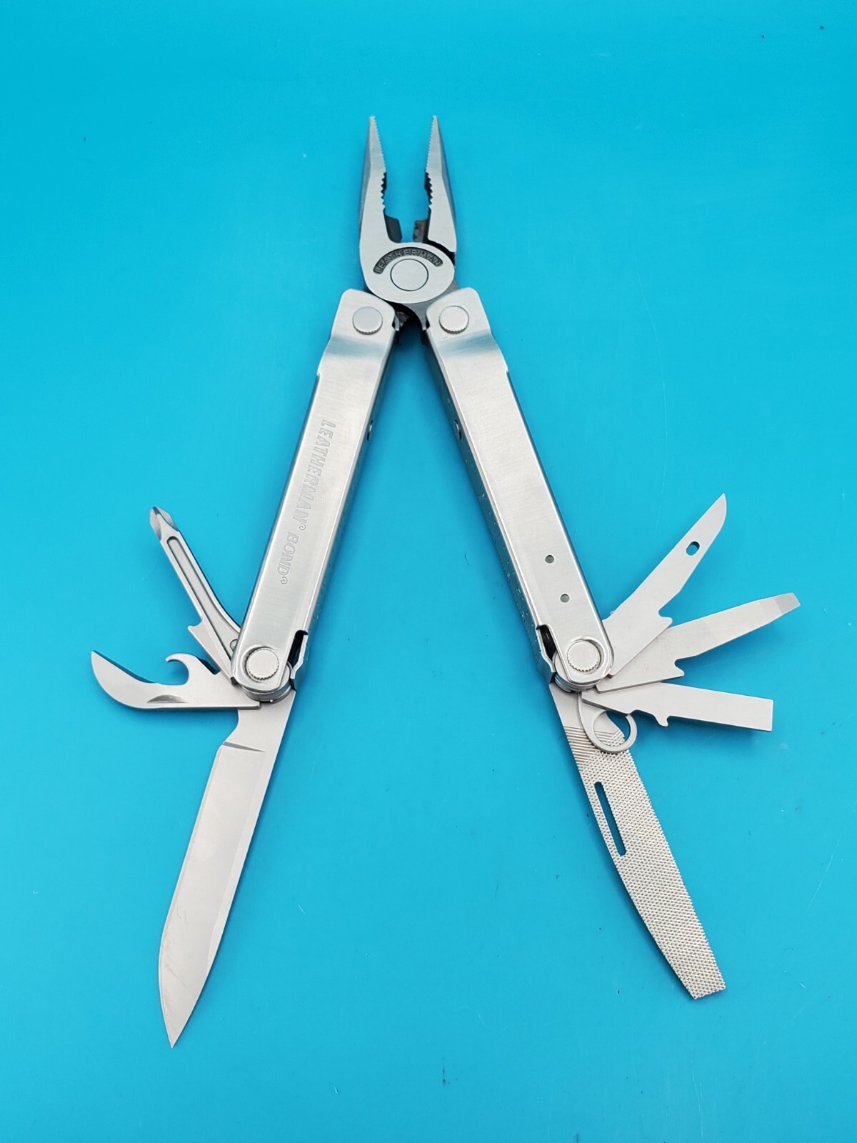 LEATHERMAN Bond Multitool, Stainless Steel Everyday Tool!