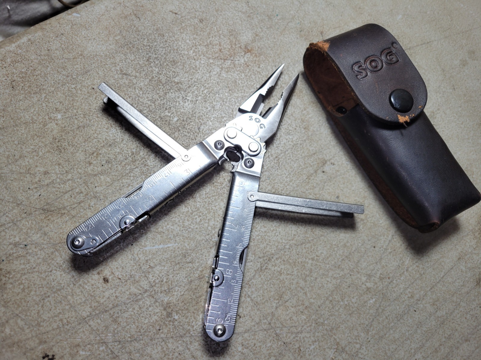 Fine SOG Power Lock Multi-Tool Stainless Steel Serrated Knife Opener