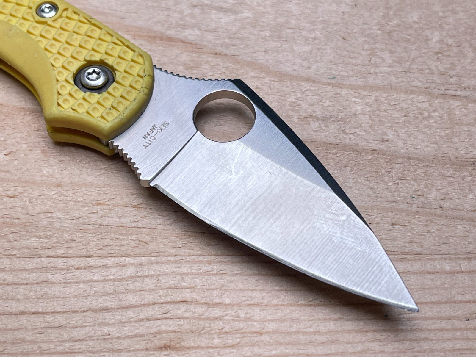 Spyderco Dragonfly Salt H1 Yellow Plain Edge Blade Folding Pocket Knife