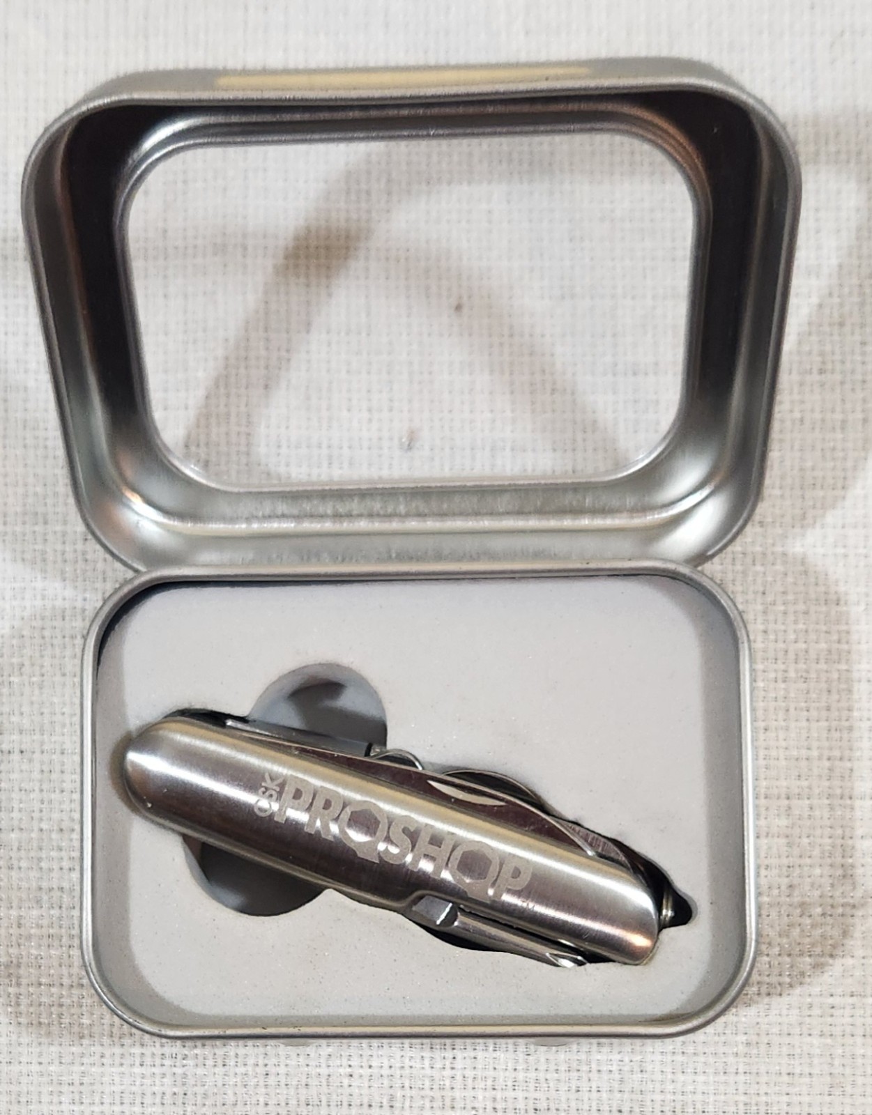 Nice ProShop MultiTool in Gift Case with 11 Tools Even a Flashlight