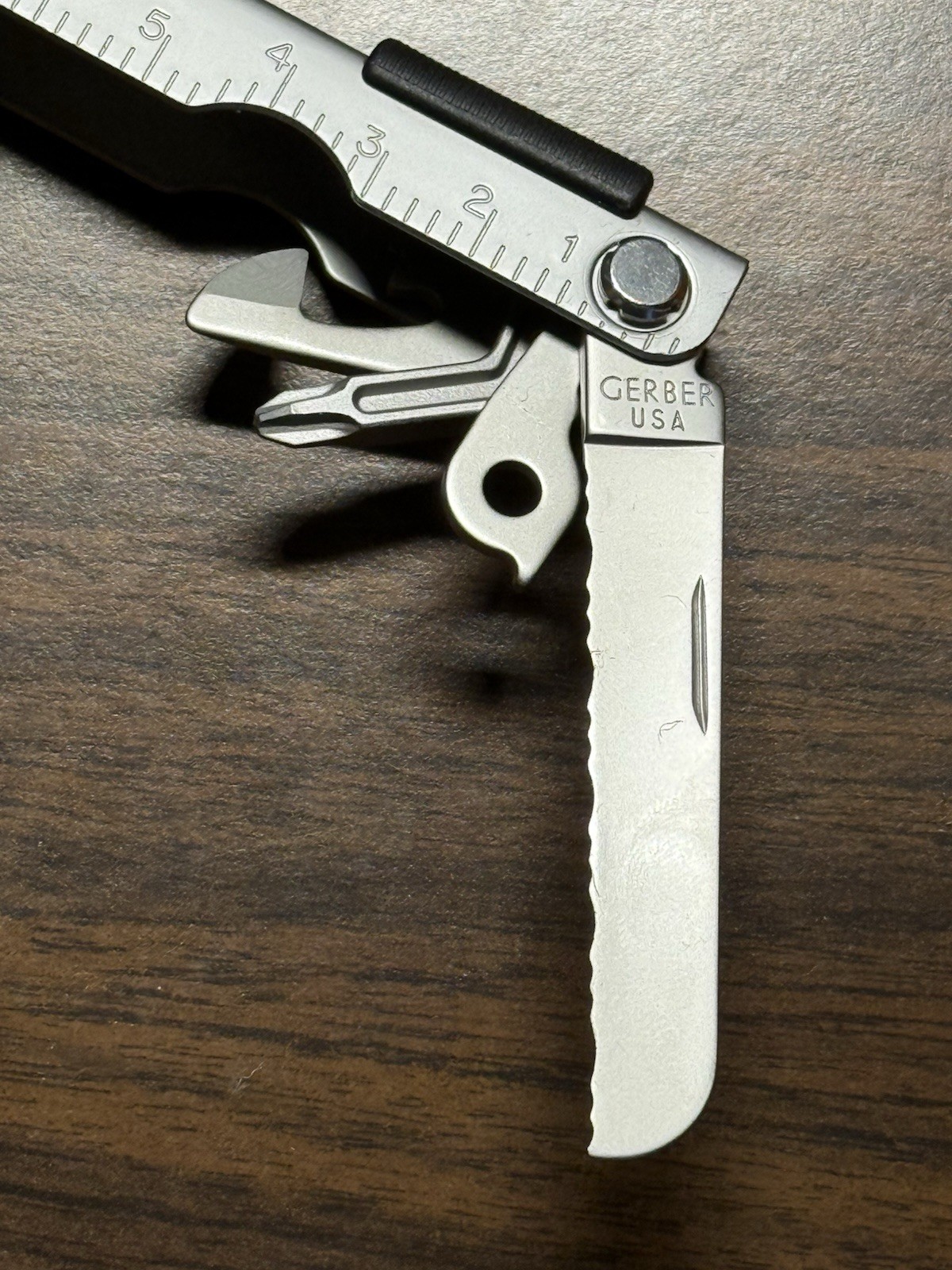 GERBER LEGENDARY BLADES USA MULTITOOL MP600 W/ SHEATH AND BITS