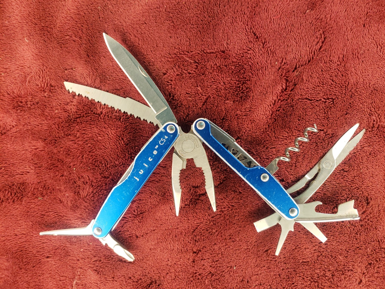 🔪 Leatherman Juice CS4 Multi-Tool Stainless Pliers Multi Tool Blue Read