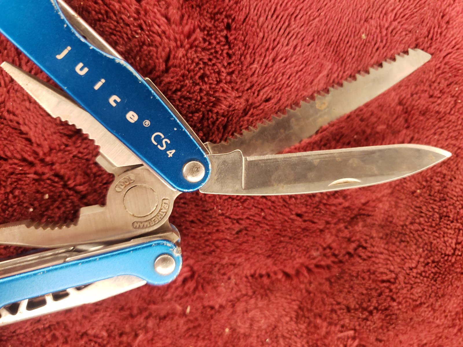 🔪🔪 Leatherman Juice CS4 Multi-Tool Stainless Pliers Multi Tool Blue