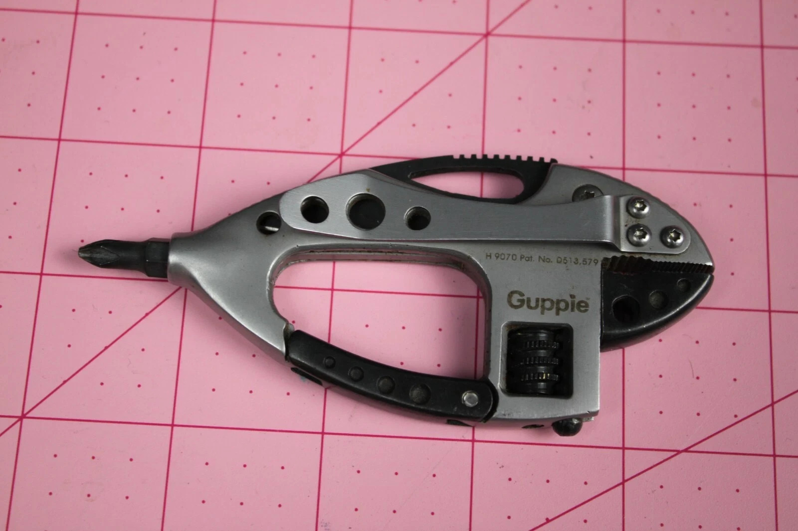 COLLECTIBLE CRKT GUPPIE MULTI TOOL W/BIT GOOD CONDITION