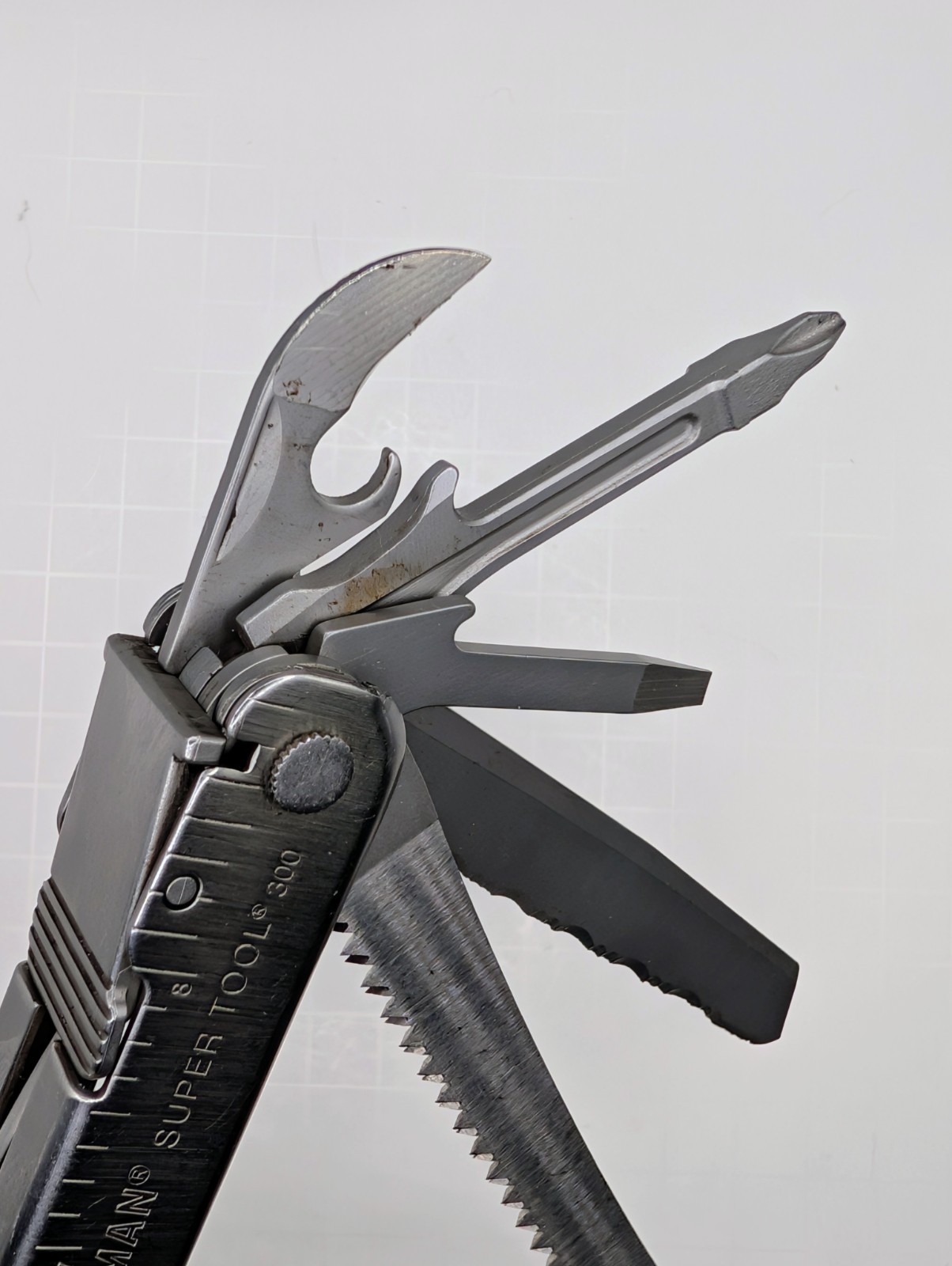 Leatherman Super Tool 300 Stainless 19-In-1 Multi-Tool w/Sheath