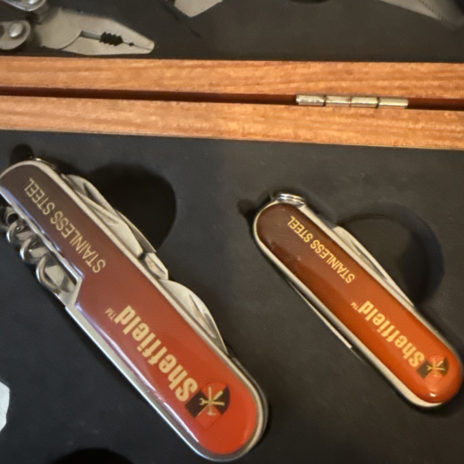 Sheffield 3 Piece Multi Tools Wood Box 3 Pocket Folding Knives and a Flashlight