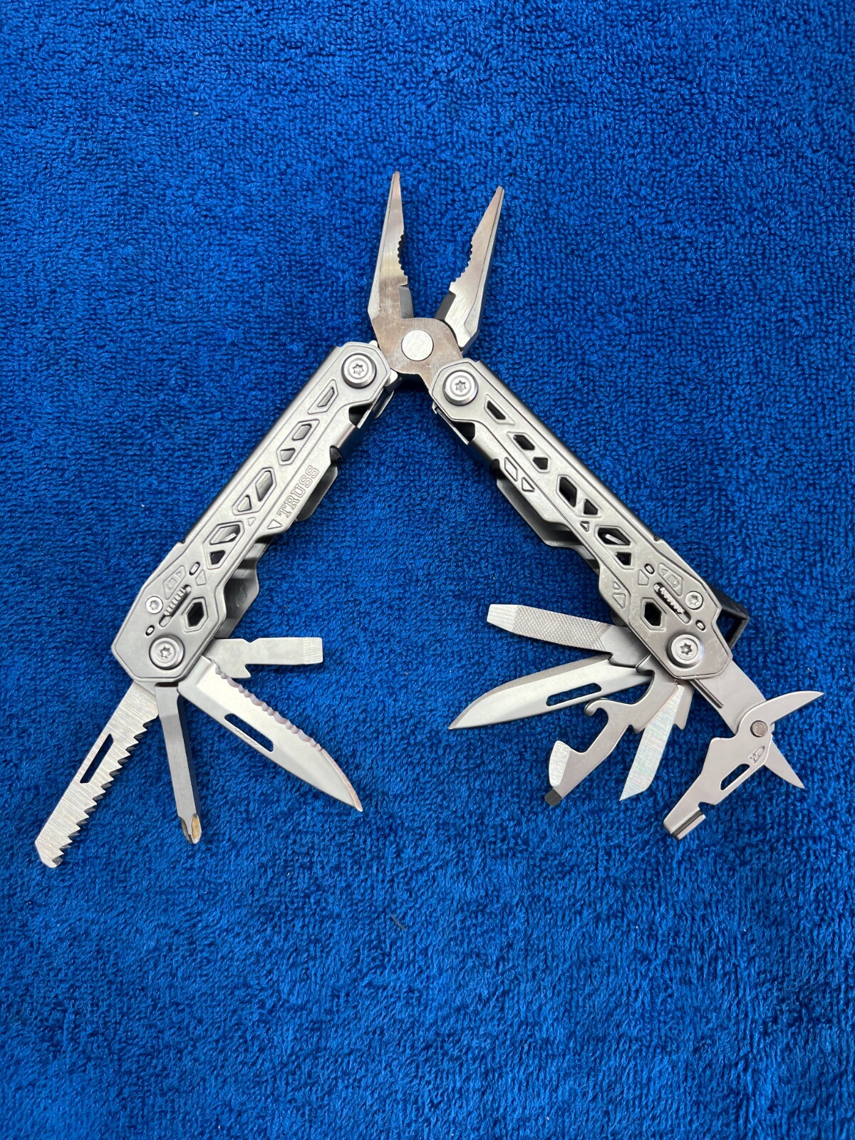 GERBER “Truss” Multi-Tool with Sheath | 17 Tools | SILVER | Gently Used $45.00