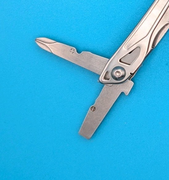 LEATHERMAN WINGMAN MULTI-TOOL! FAST SHIPPING!
