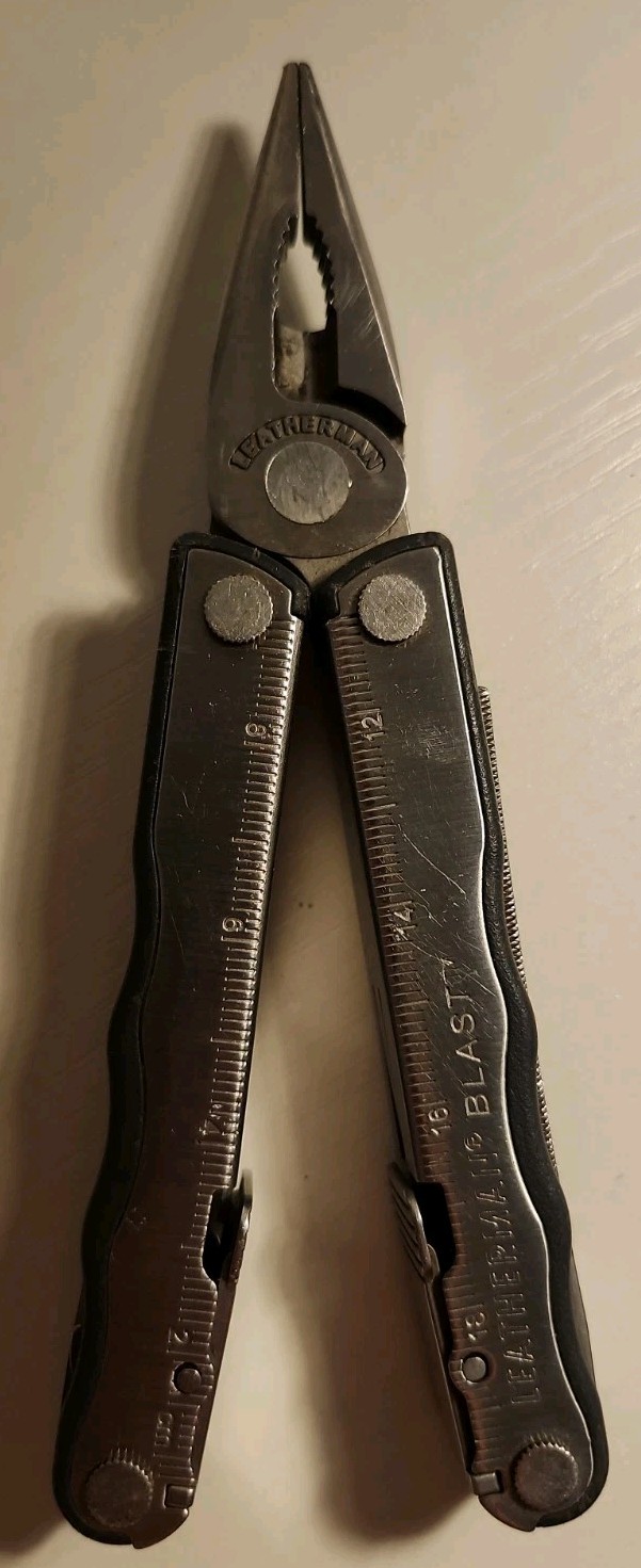 Leatherman Blast Multi Tool Knife Pliers 4″ Closed
