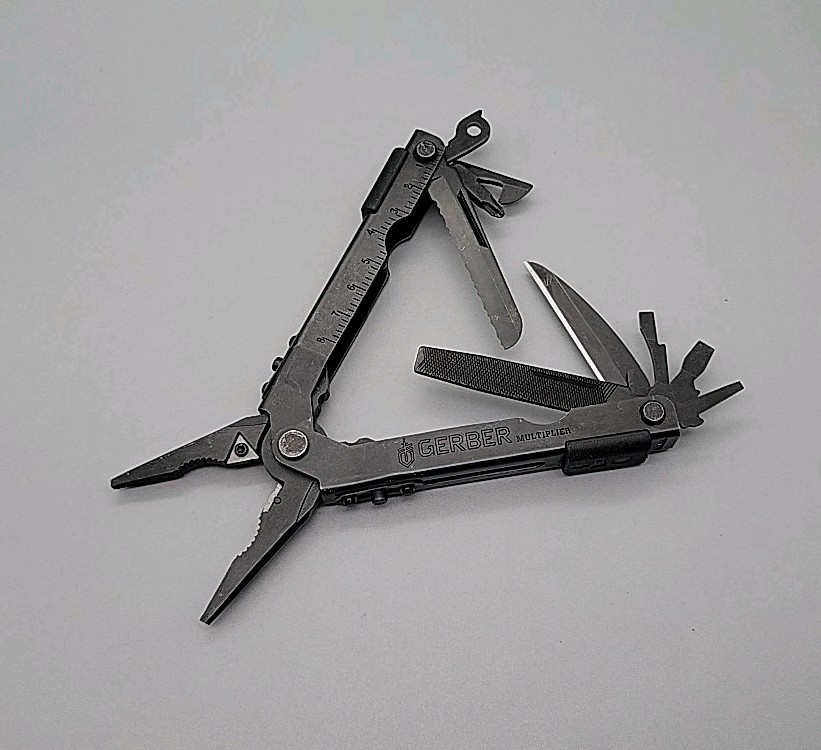 Gerber Multiplier MP600 Multi-Tool Black – Needle Nose Pliers – Carbide Cutters