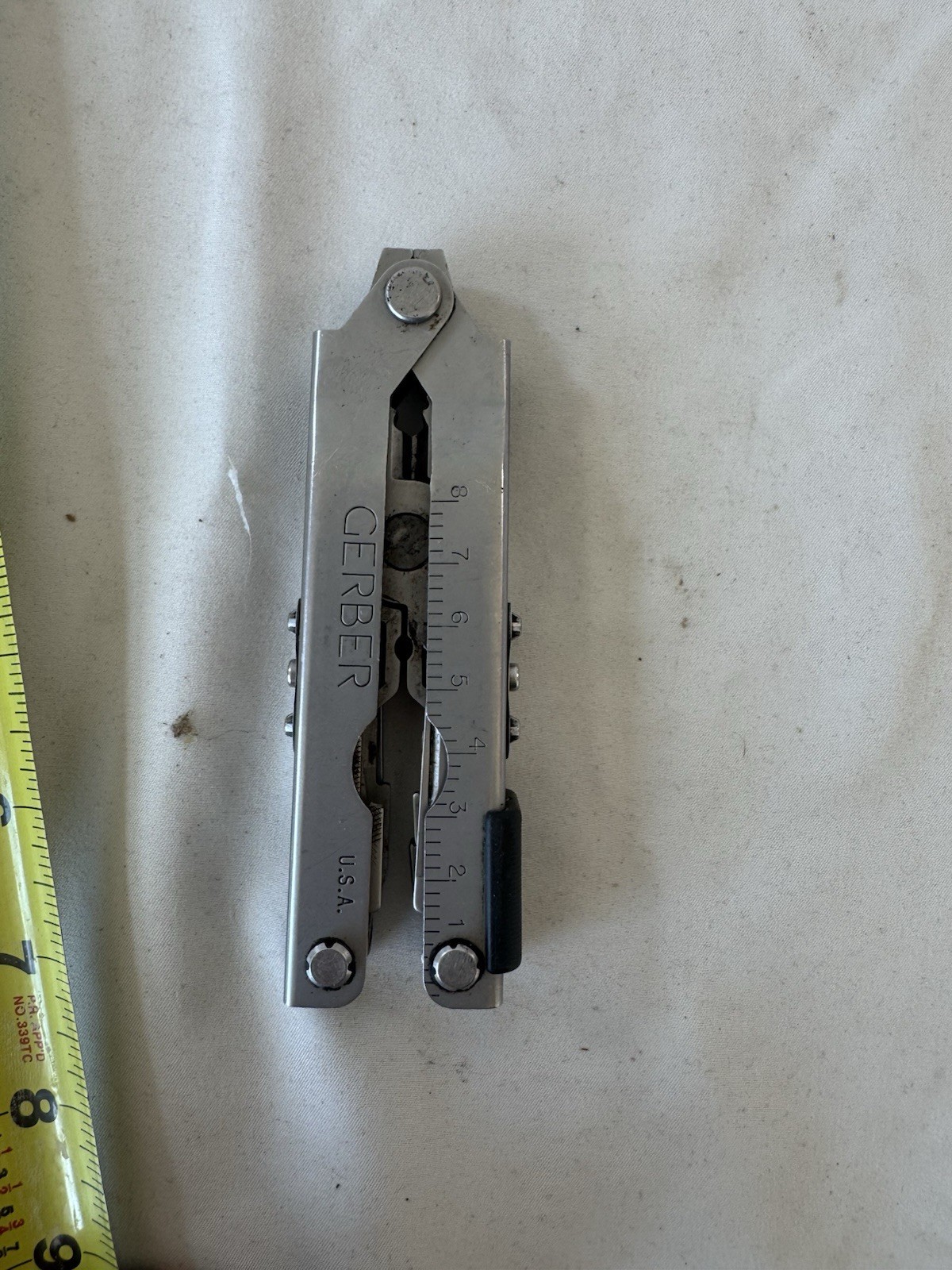 Gerber Multi Plier 600 Multi-Tool with Belt Case Pliers, Knife, Screwdriver