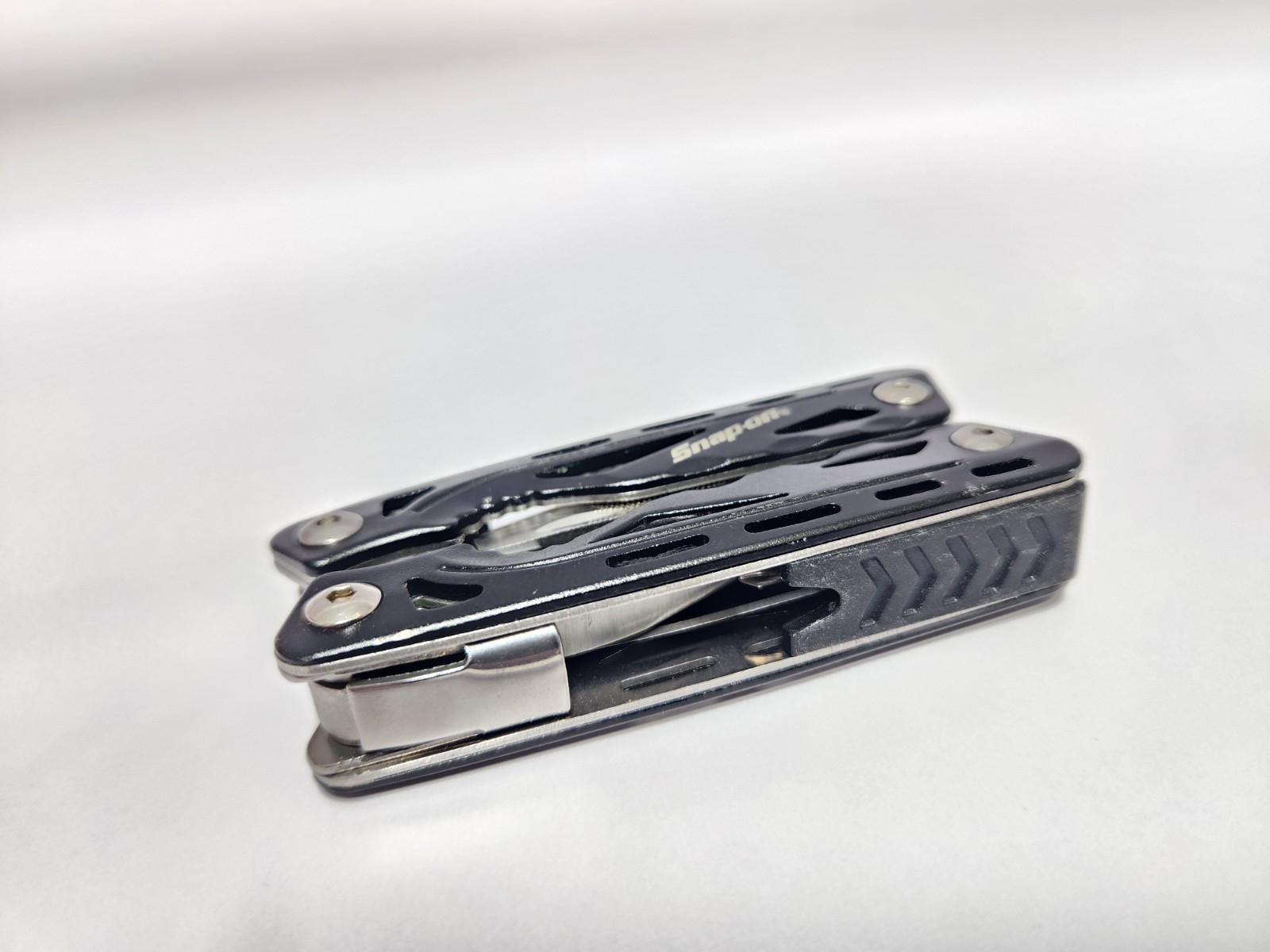 Snap On 13-in-1 Pocket Multi Tool Stainless Steel Black