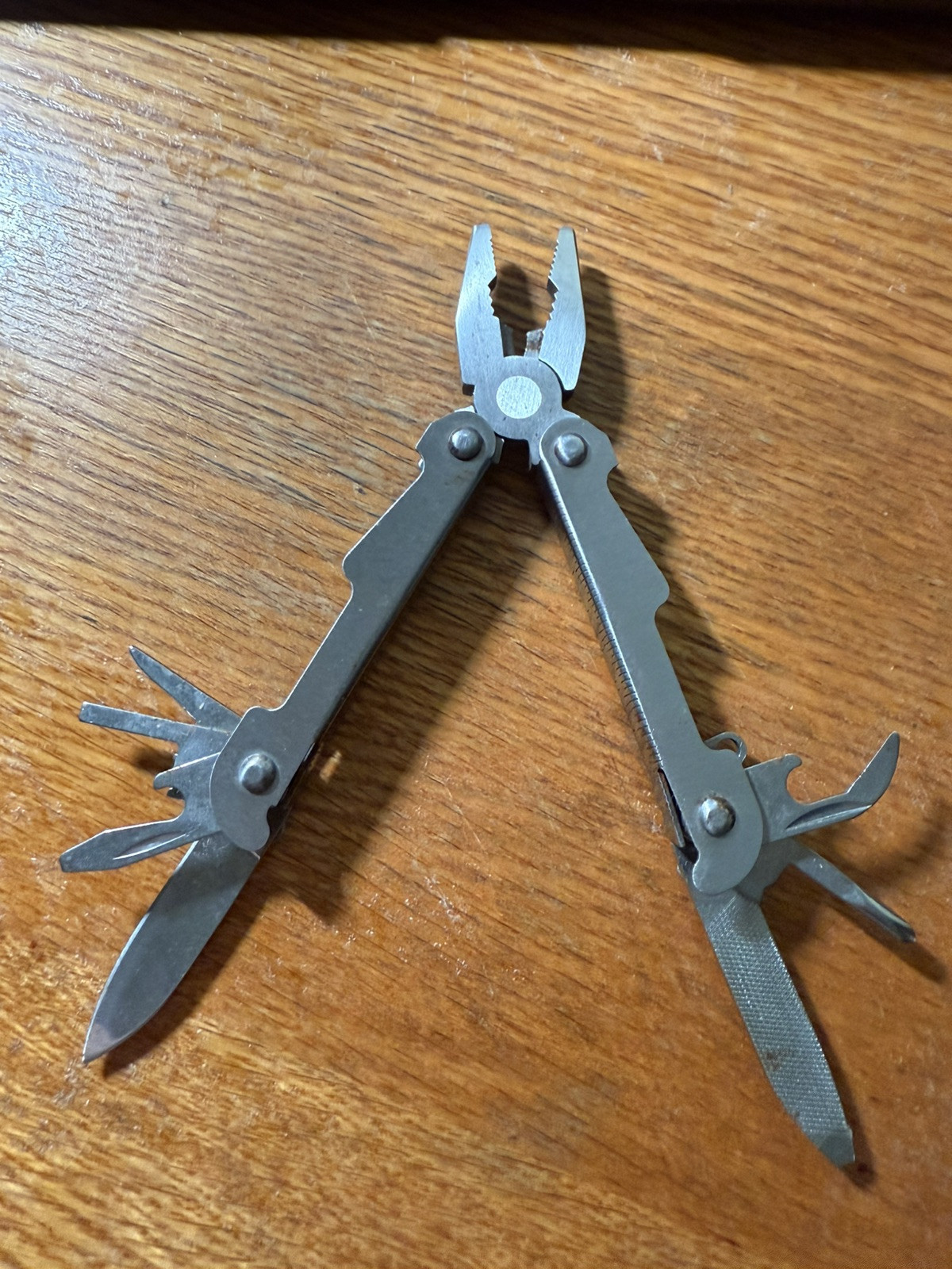 10 IN 1 – Multi-tool Folding POCKET/PURSE NEEDLE NOSE PLIERS Nwob SEE PICTURES