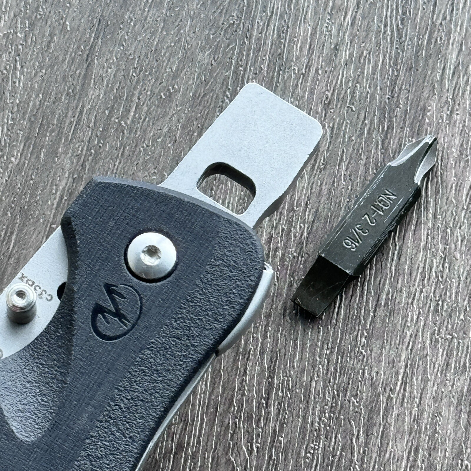 Leatherman c33BX locking liner multitool Product code 860321