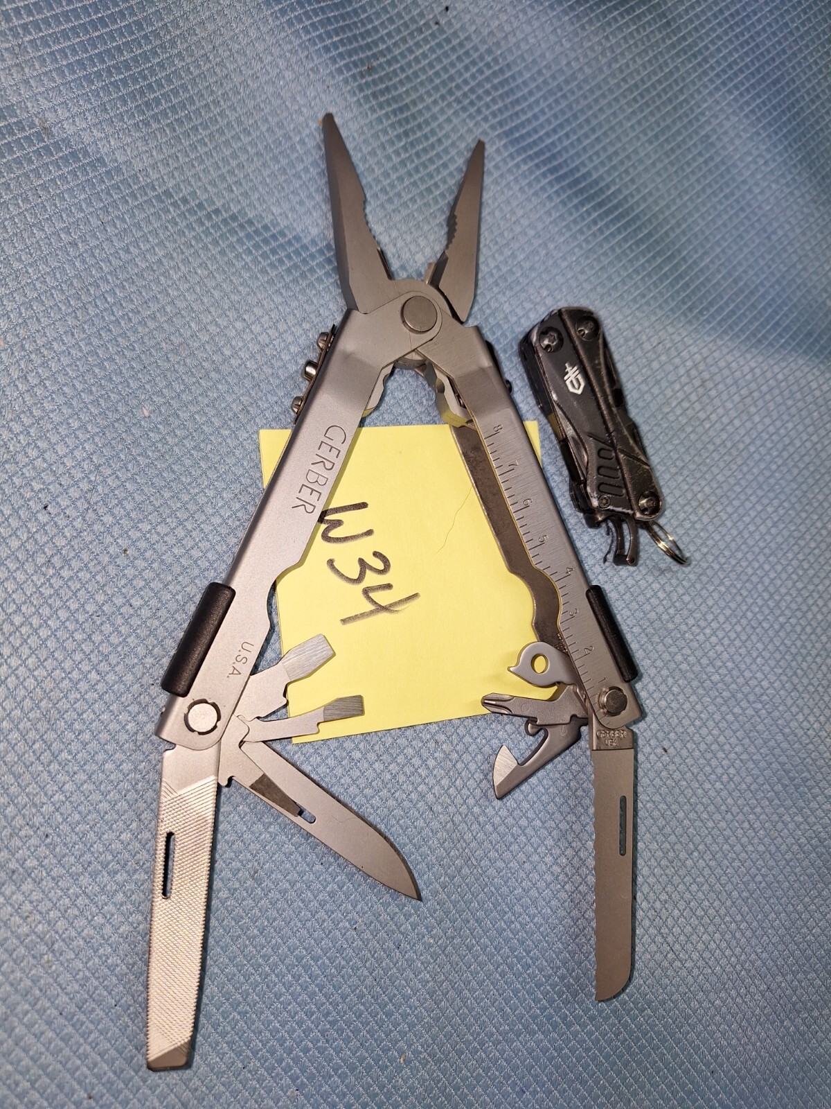 1 SILVER GERBER Multi Tool U.S.A. Camping Fishing EXCELLENT Lot W34