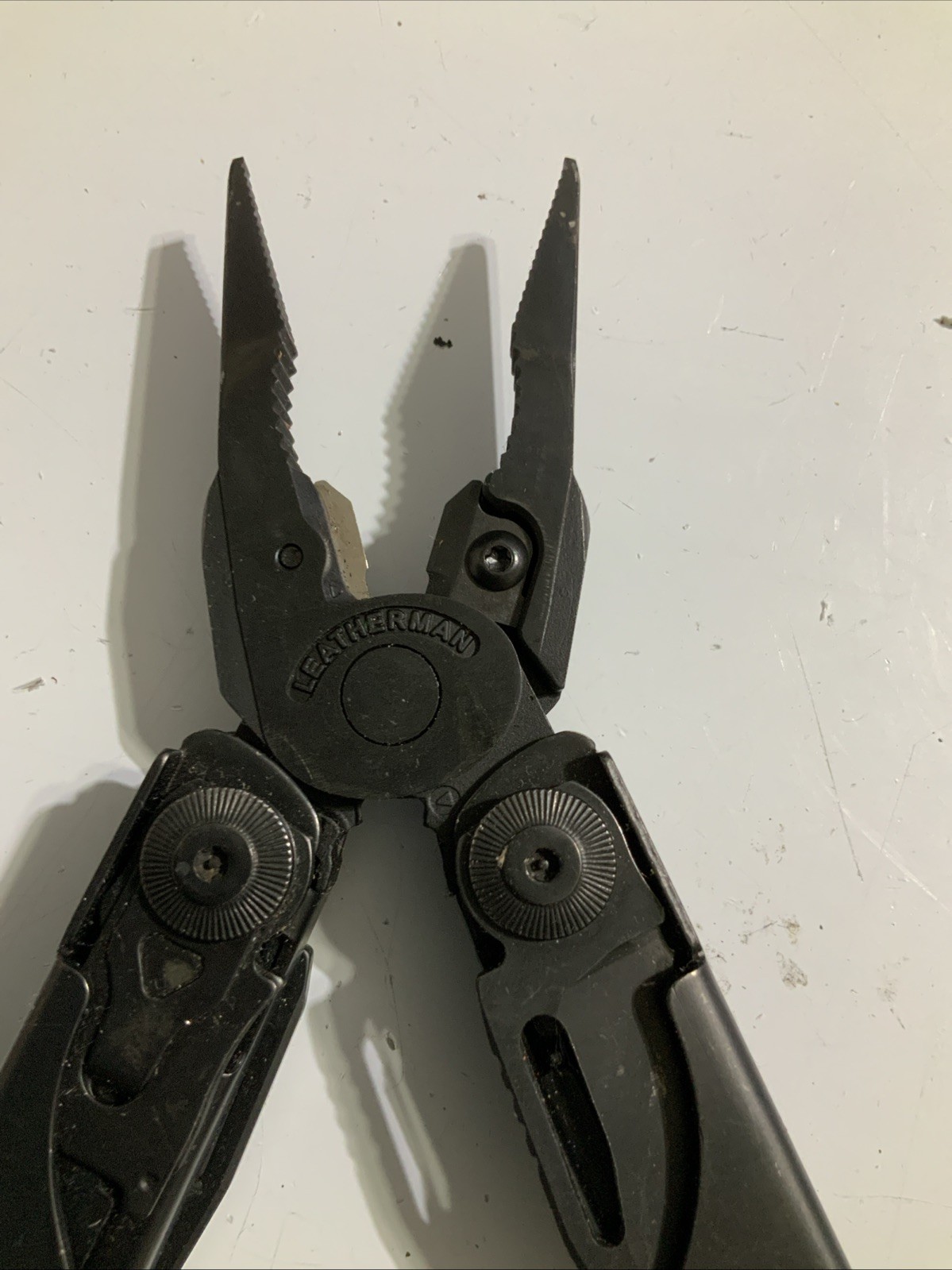 LEATHERMAN SURGE 19-In-1 Black Oxide Heavy Duty Multitool – V17