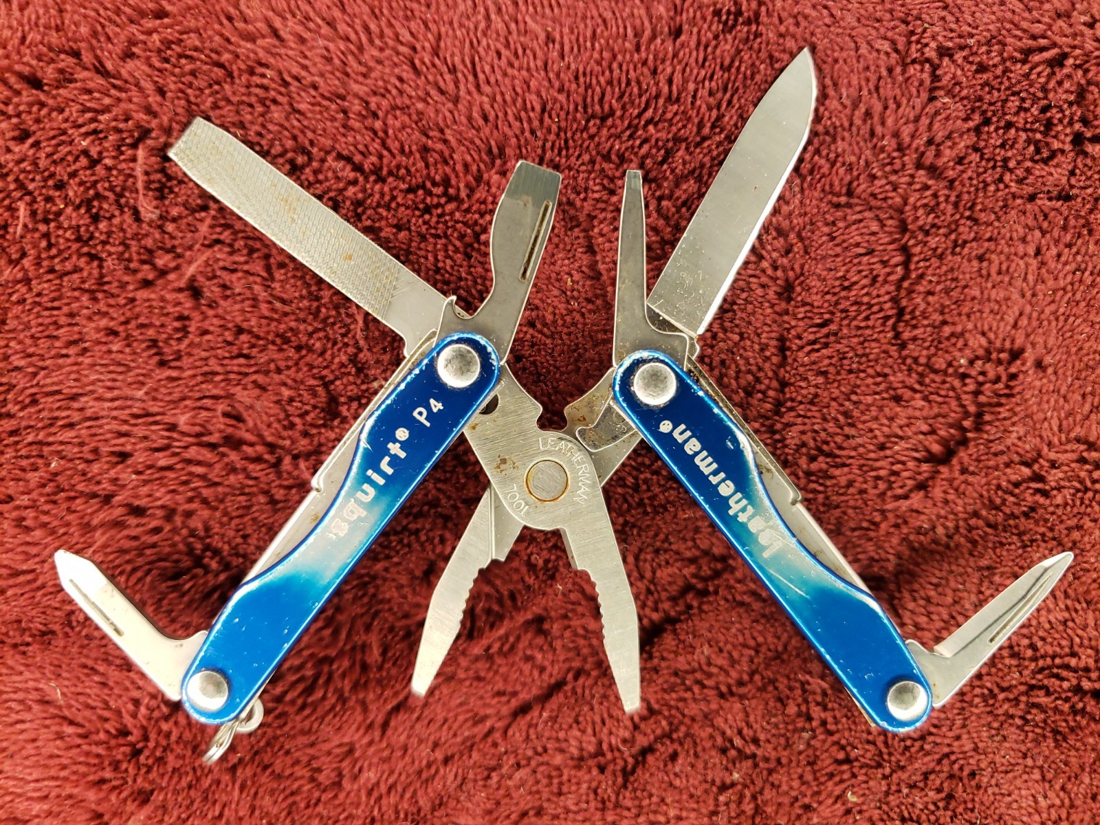 🔴 Leatherman Squirt P4 Multi-Tool Blue Keychain