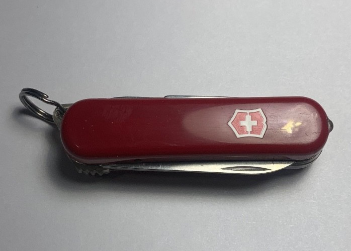 VICTORINOX SwissBit USB 16GB Thumb Drive with Pen & White Light THIN VERSION SBT