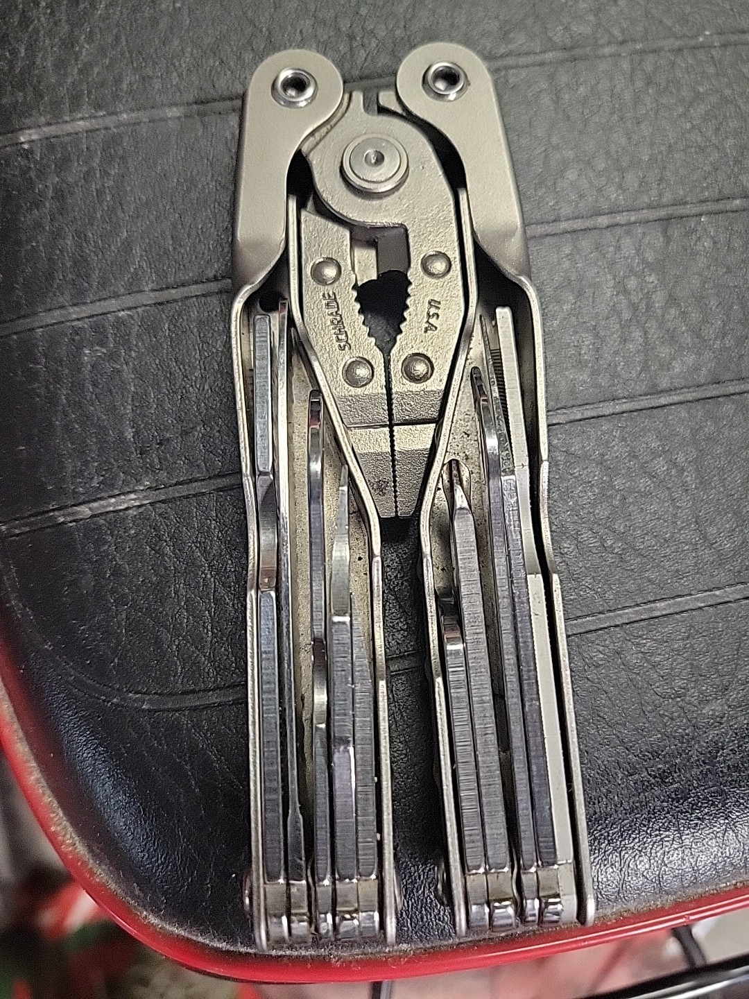 SCHRADE ST1 RARE ORIGINAL VERSION VTG 2006 EXCELLENT CONDITION.