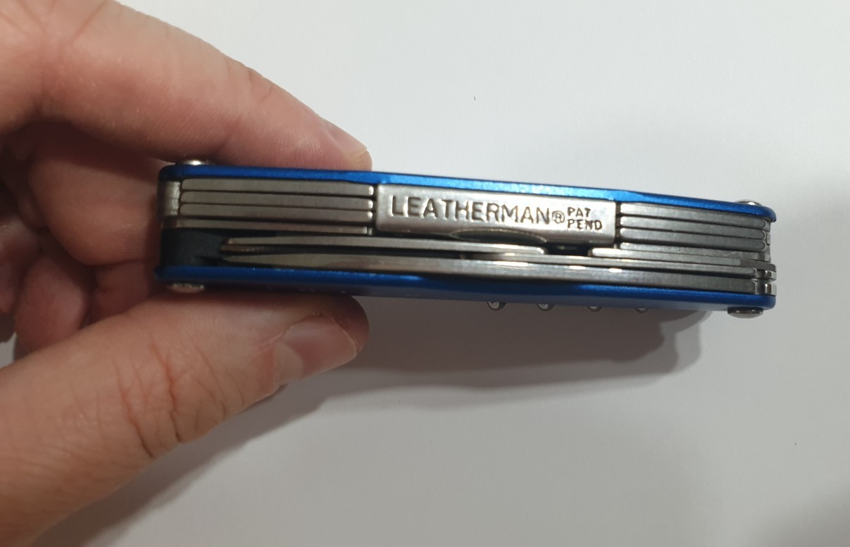 🔥 Leatherman Multi Tool Juice SC2 Blue Retired Walmart Rare Nice Condition