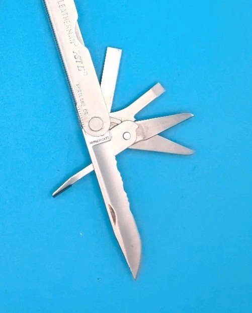 Leatherman PST 2 Multi Tool! 07/03 date stamp! Fast Shipping! With Sheath!