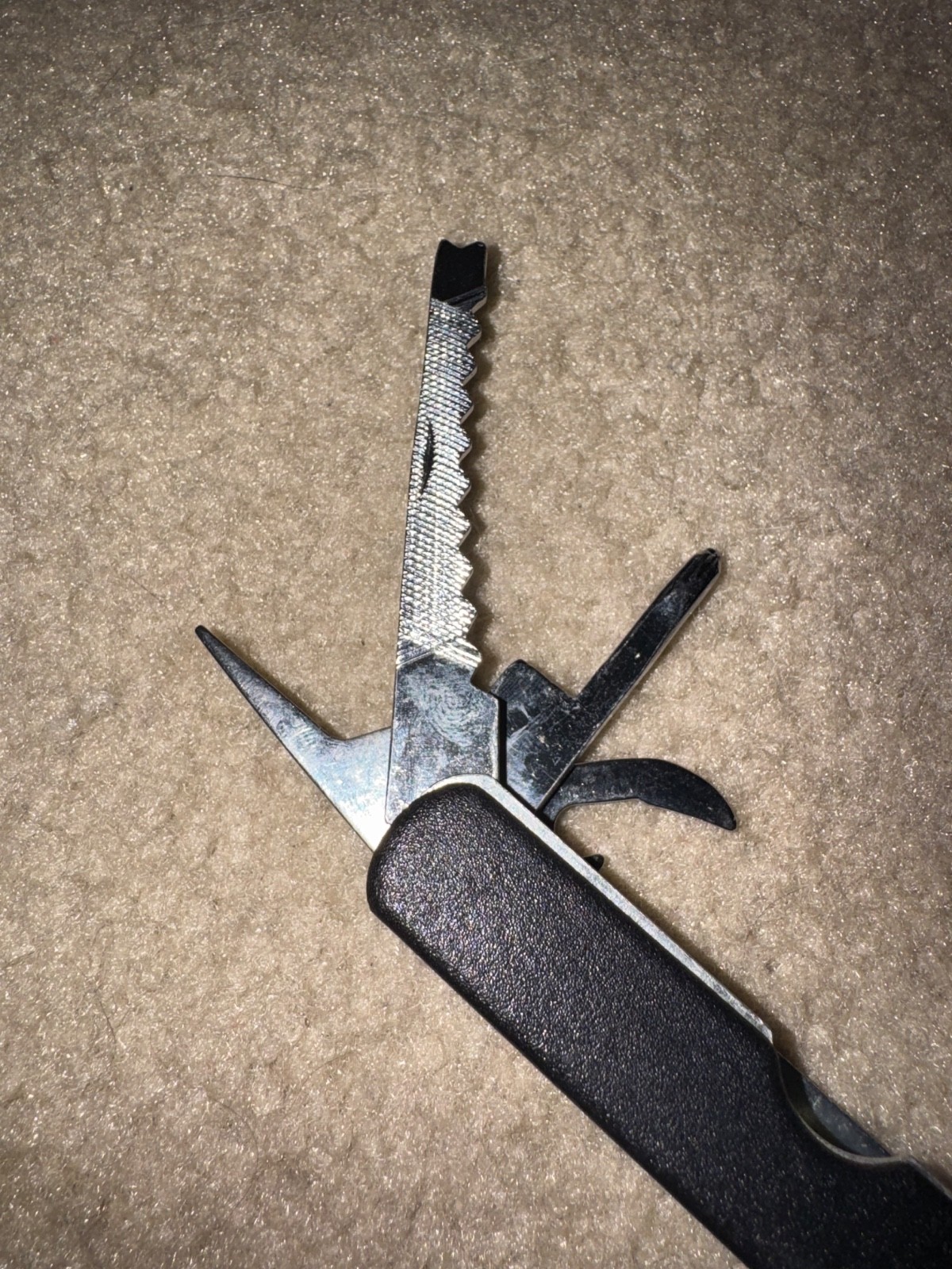 Vintage Multi-Tool 9 in 1 Recoil Tool with Case Black Knife Pliers Screwdriver
