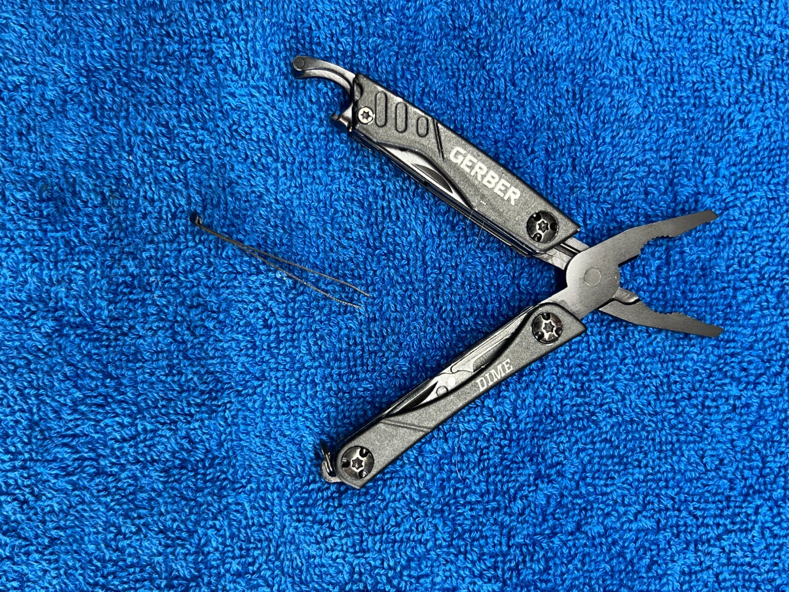 GERBER MICRO MULTI TOOL DIME BLACK COMPACT & LIGHTWEIGHT GENTLY USED 30-G0469
