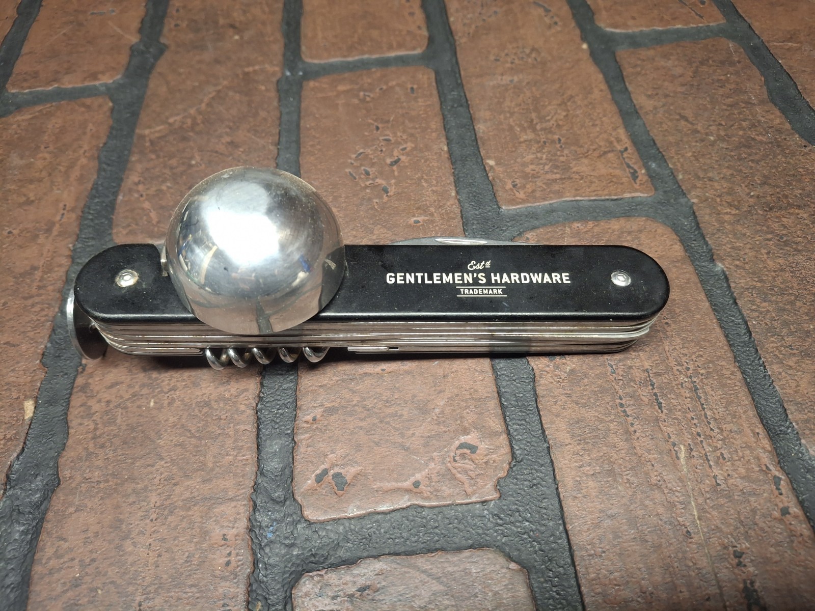 Gentlemen’s Hardware Kitchen Compact Hand Held Multi-Tool