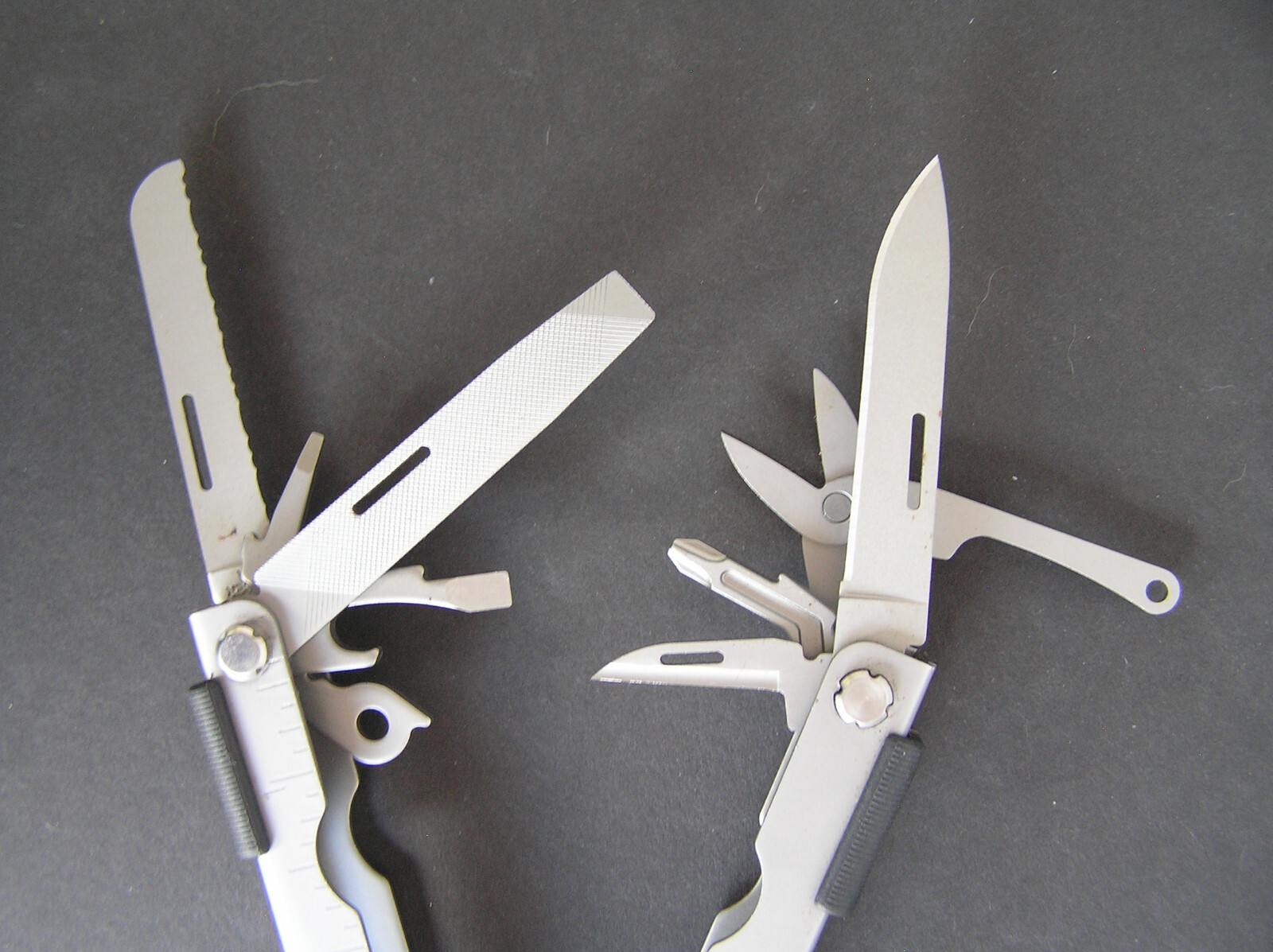 Rare Variant Gerber MP600 Fisherman Multi Plier w/ Longer Needlenose & Tool Kit