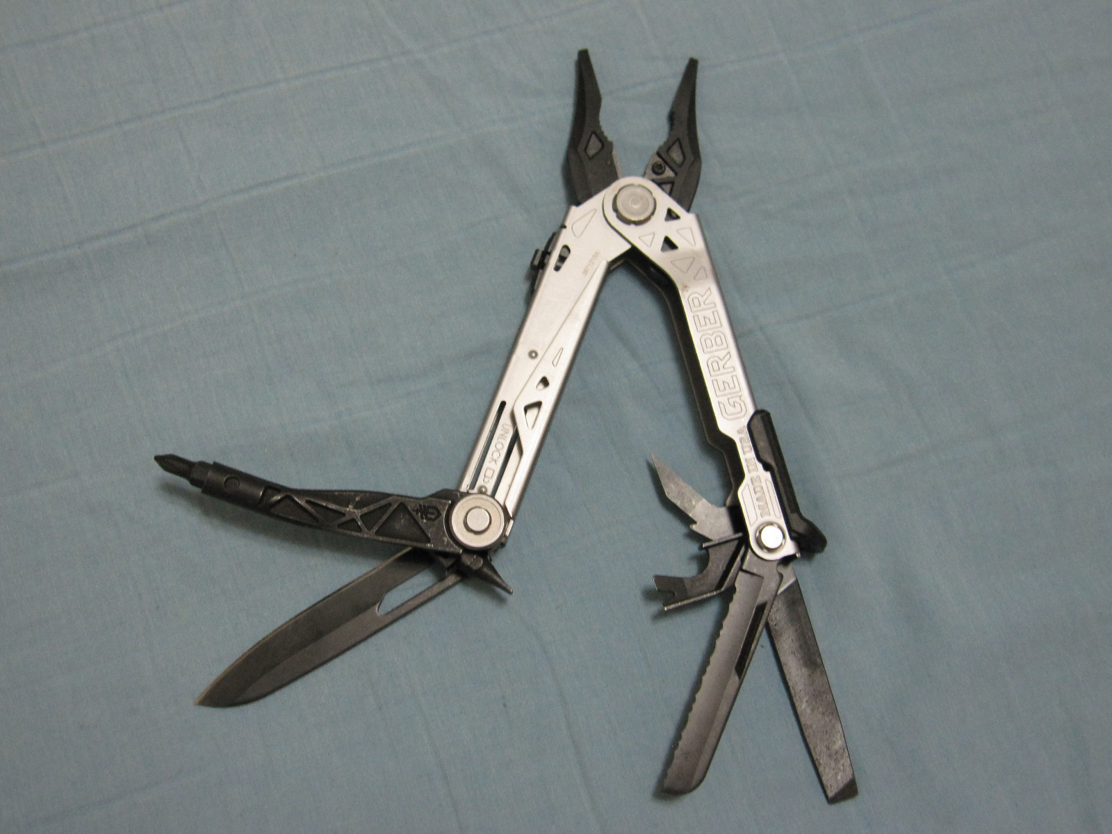 Gerber USA 0871216A Sliding Jaw Folding Multi Tool