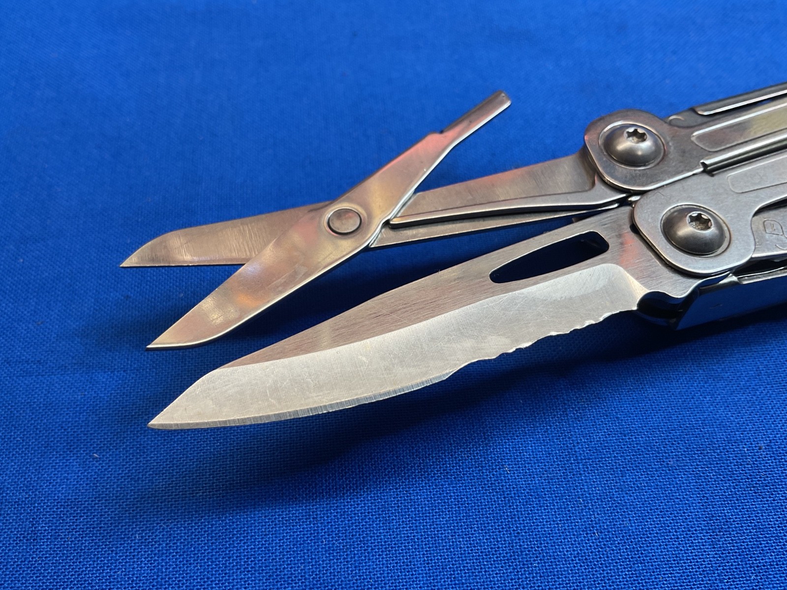 Leatherman Wingman Multi Tool Knife Pliers Camping Hunting Hiking 2021 Date Code