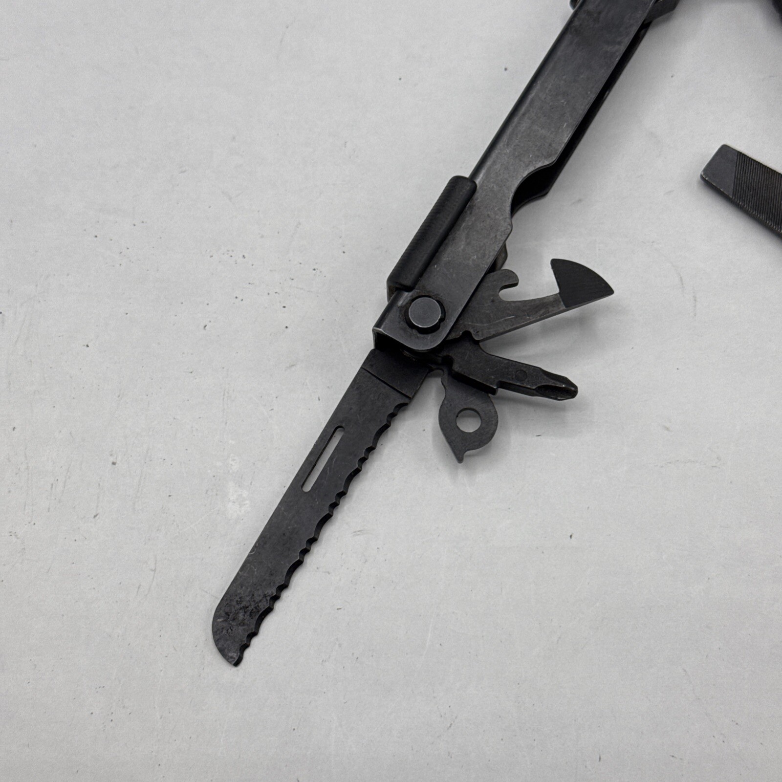 Gerber MP 600, Carbide Cutters, Needlenose – Black