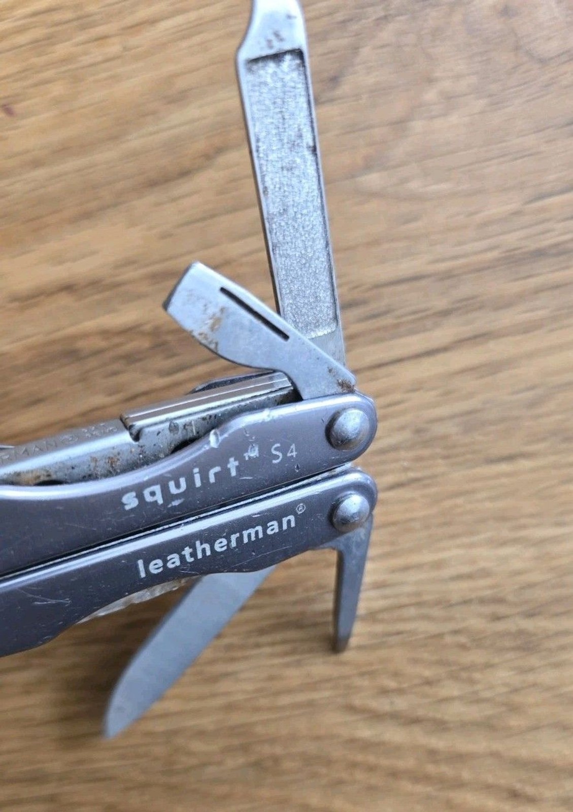 Leatherman Squirt S4 Gray Silver Knife with Original Tweezers Retired Multi-Tool