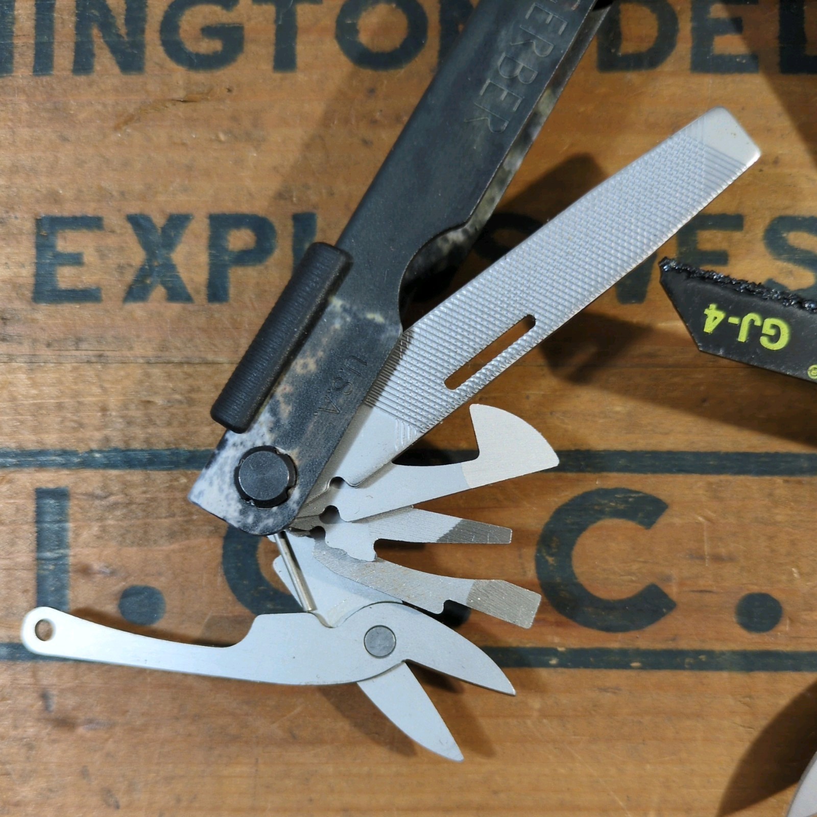 Gerber USA MP600 Pro Scout Mossy Oak Multi Tool Folding Knife