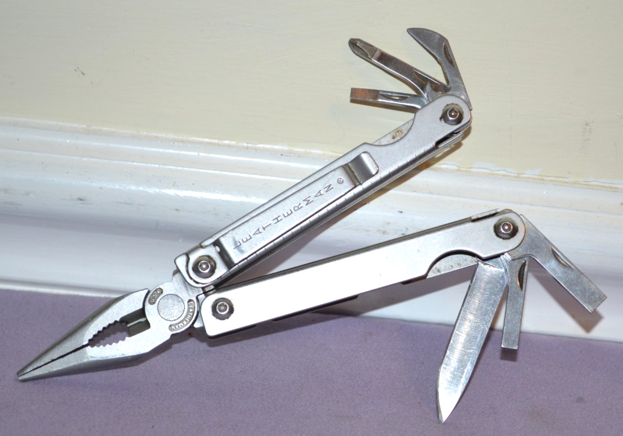 OEM Leatherman SideClip Multi-Tool, Plier, Knife W/Belt Clip–Discontinued-Great