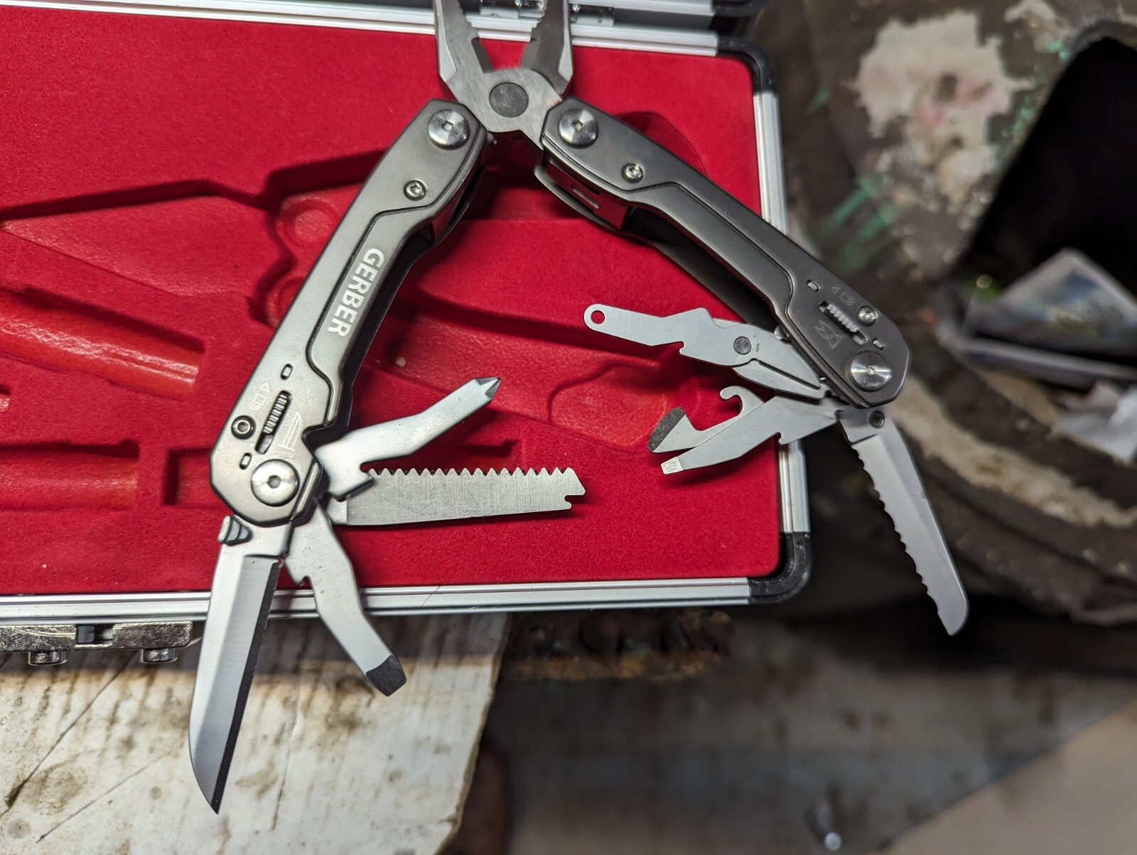 Gerber Multi Pliers & Multi Tool Knife With Hard Case