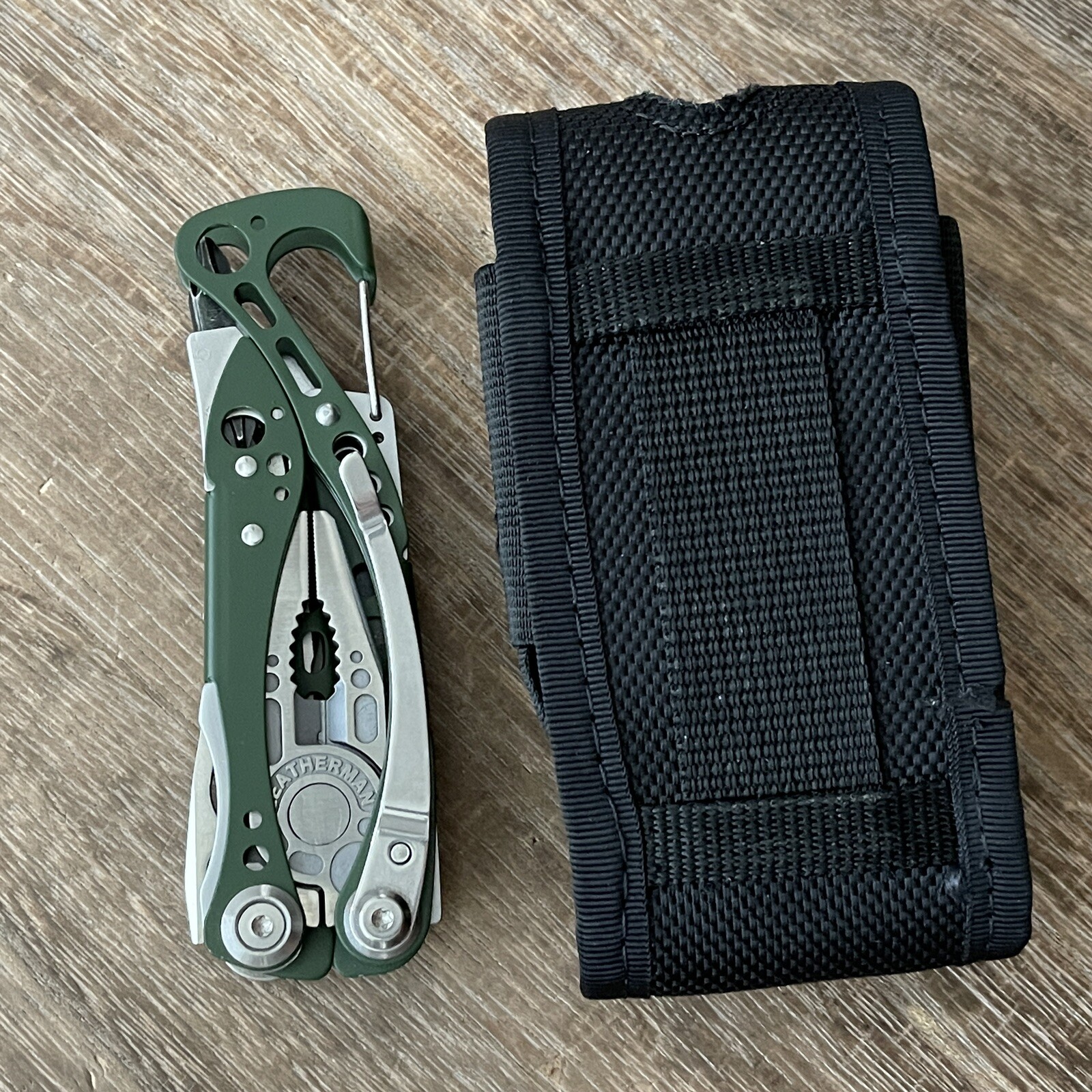 Limited edition Leatherman Skeletool Cabelas Anniversary Multitool. Green/Silver