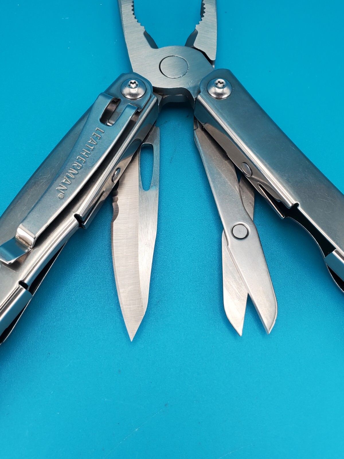 LEATHERMAN WINGMAN MULTI-TOOL! WITH SHEATH! FREE SHIPPING!
