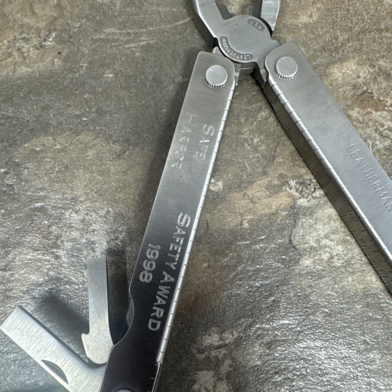 Vintage 1998 Leatherman PST II Multi Tool Scissors Diamond File Serrated Sheath