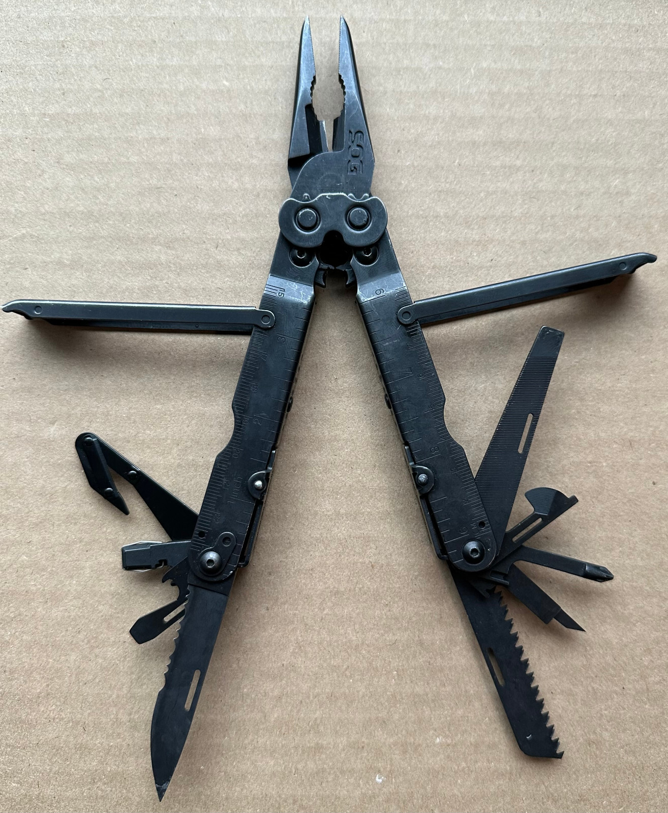 SOG POWERLOCK Multi-Tool